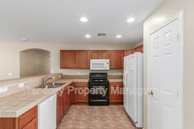 Building Photo - 4189 S Rim Rd