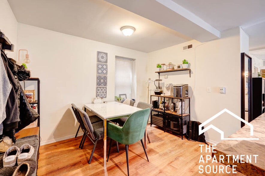 Building Photo - 1627 N Winchester Ave