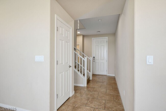 Building Photo - 10360 Sipple St