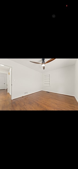 Building Photo - 810 Shady Ln
