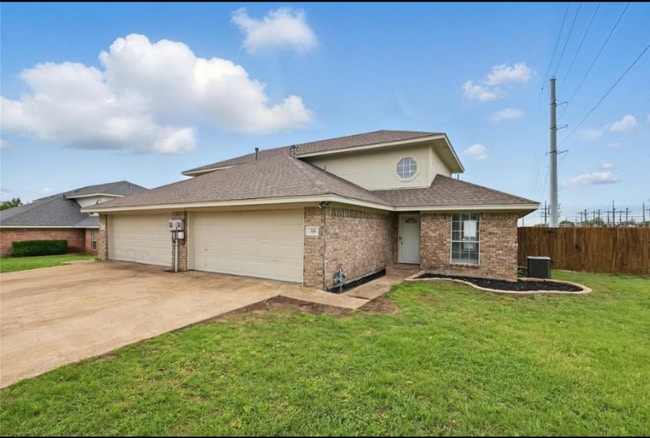 Primary Photo - 310 California Dr
