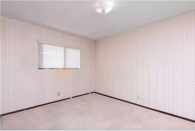 Building Photo - 45523 Lostwood Ave