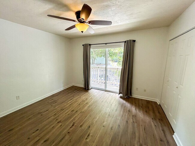 Building Photo - Pickwick Park #805 - Pet Friendly!