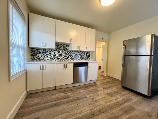 Primary Photo - 3 / 4 Bedroom , 2 full Baths Apartment in ...