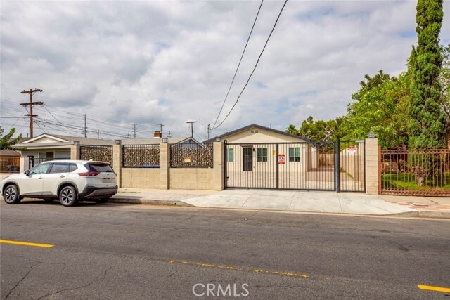 Building Photo - 6831 Bellaire Ave