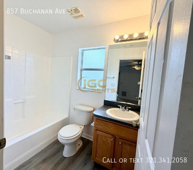 Building Photo - 857 Buchanan Ave SE
