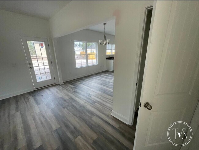 Building Photo - 167 Ironwood Dr