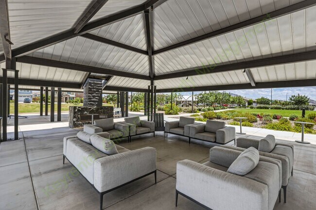 Building Photo - Stunning Gilbert Home Located in the Beautiful Belrose Gated Community!