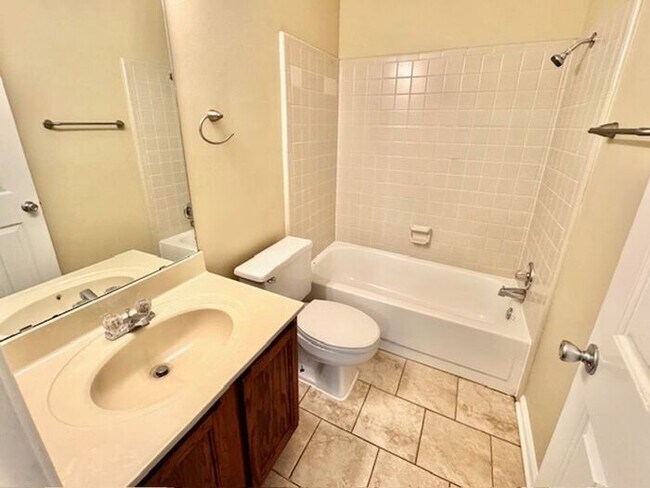 Building Photo - Now Leasing A Spacious 3-Bedroom 2 Bath Ho...