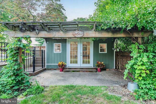 Building Photo - 710 Fishburn Rd