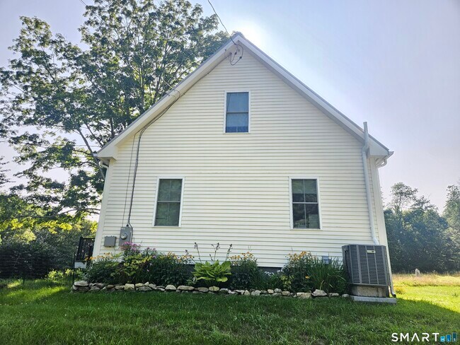 Building Photo - 15 N Brook St
