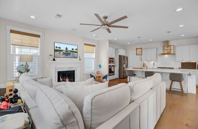 Building Photo - Impressive 4 bedroom home + office with el...