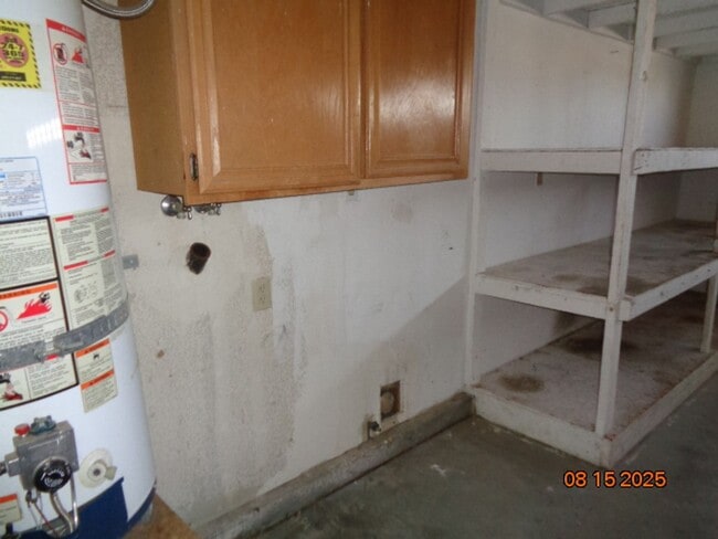 Building Photo - Nice & Clean One Story Home Offering 1374 ...