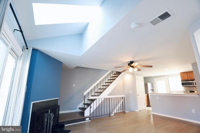 Building Photo - 4393 Pembrook Village Dr