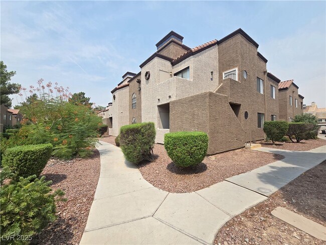 Primary Photo - 2972 Juniper Hills Blvd