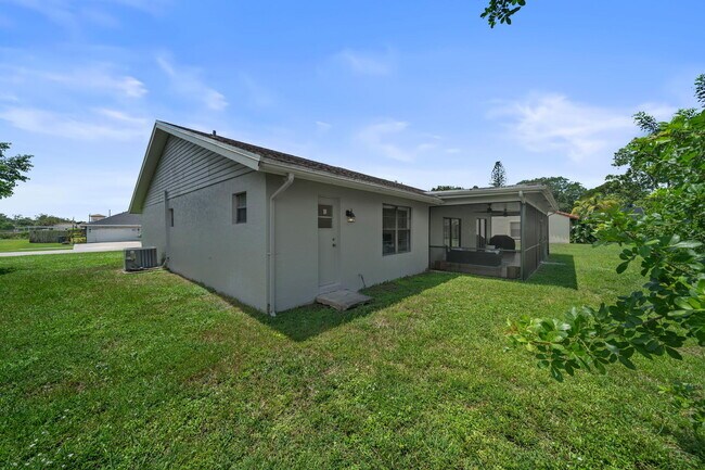 Building Photo - 11371 Torchwood Ct