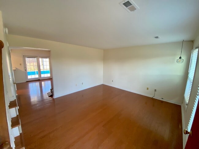Building Photo - 8705 Mill Run Dr