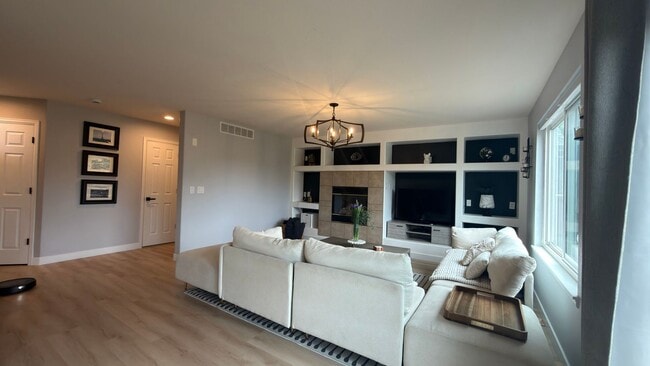 Building Photo - Great Furnished House In Fort Collins