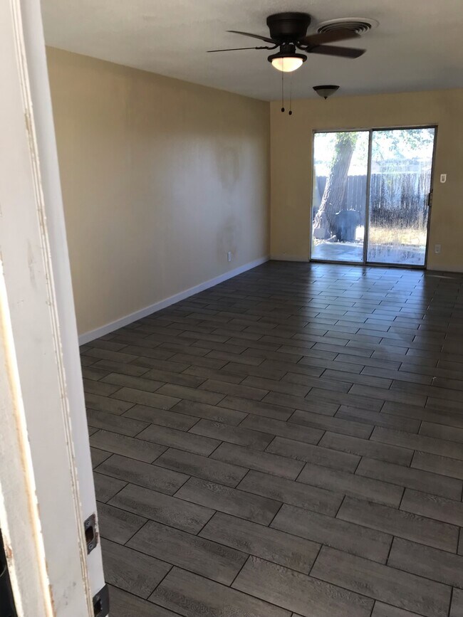 Building Photo - 10841 Jeremy Dr