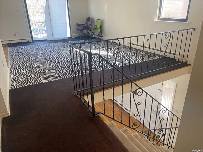 Building Photo - 42-16 Little Neck Pkwy