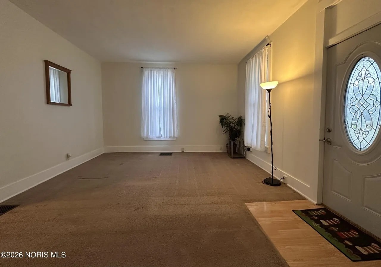 Building Photo - 320 W Lima St