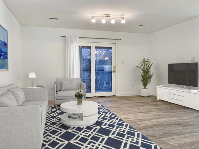 Interior Photo - Oak Park Manor