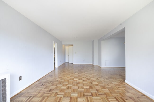 Building Photo - 3901 Tunlaw Rd NW