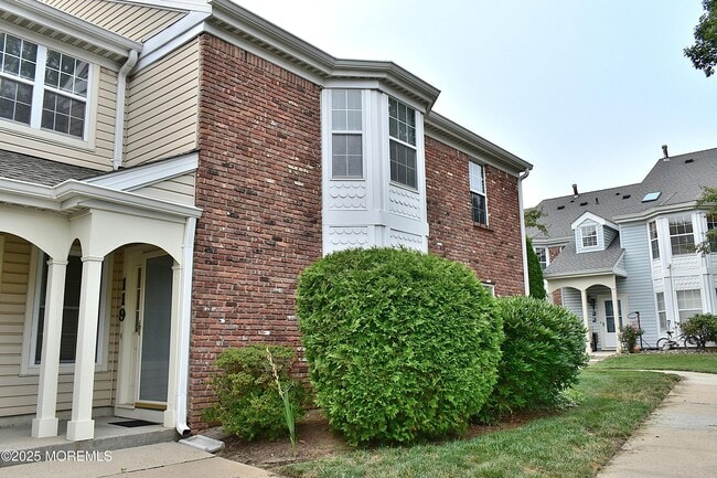Building Photo - 119 Hyacinth Ln