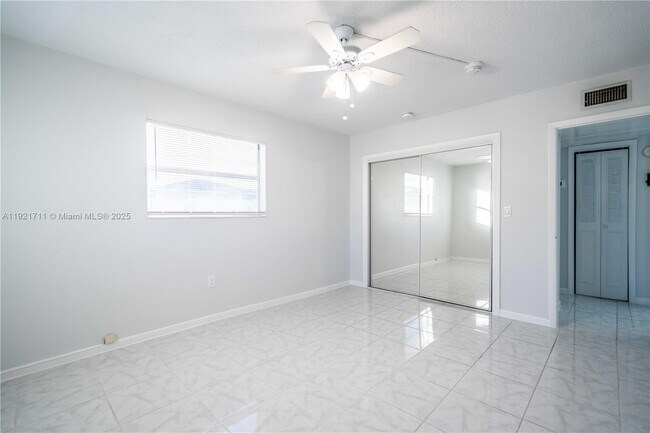 Building Photo - 450 NE 82nd Terrace