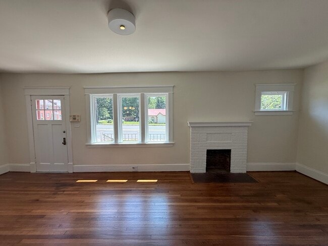Building Photo - 2411 N Roxboro St