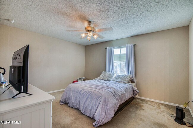 Building Photo - 2237 Azure Point