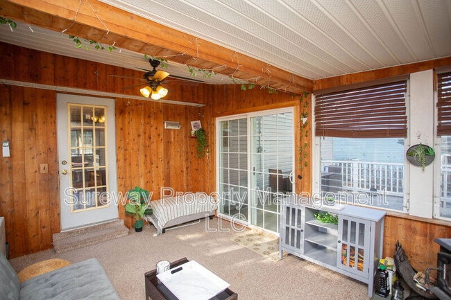 Building Photo - 403 University Blvd