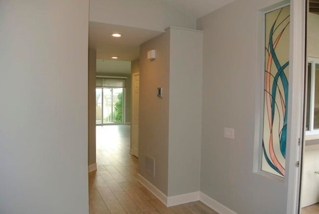 Building Photo - 2Bed/2Bath Condo in Laguna Del Mar Community~ Flying Cloud