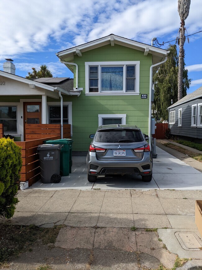 Parking space (unit in back) - 820 46th St