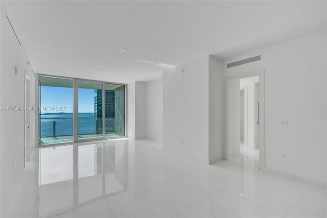 Building Photo - 300 Biscayne Blvd Way