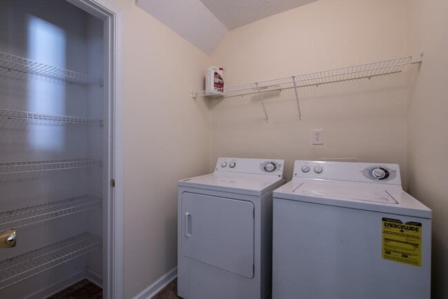 Building Photo - 3716 Harvest Dr