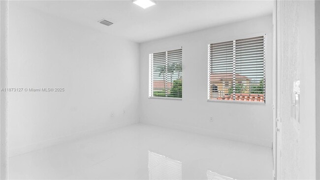 Building Photo - 7545 SW 188th Ln