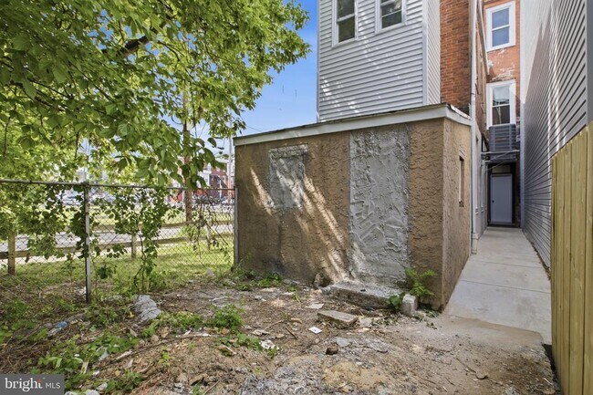 Building Photo - 632 W Cumberland St