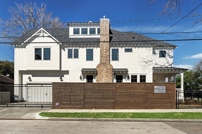 Building Photo - 1901 Bradshaw St