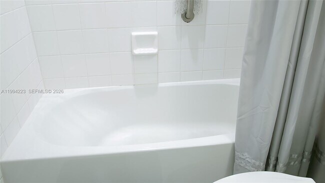 Building Photo - 18100 N Bay Rd