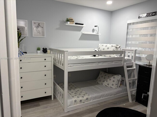 Building Photo - 14113 SW 120th Ct