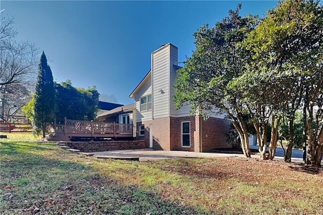 Building Photo - 1916 Beckett Dr