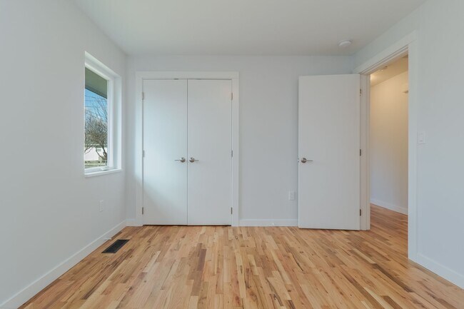 Building Photo - 1830 Echo Pl