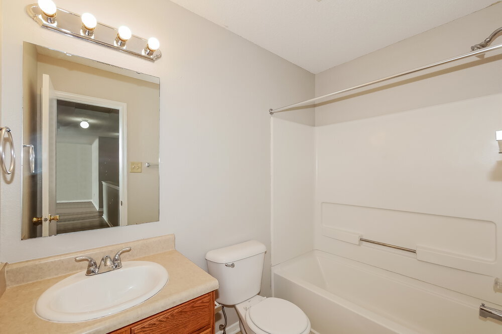 Building Photo - 8446 Abbey Dell Dr