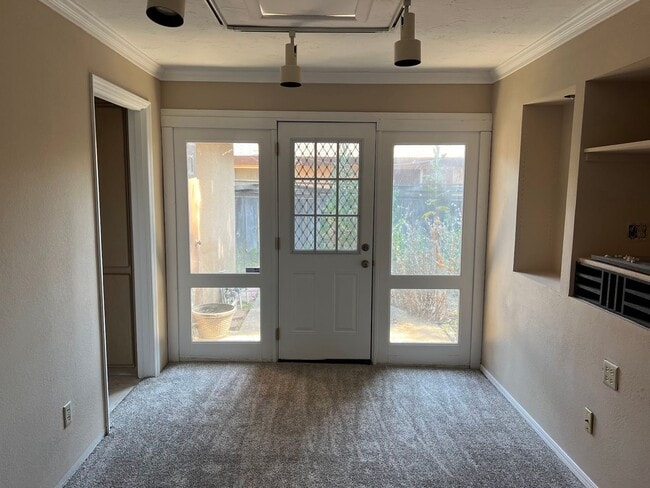Building Photo - Charming 3 bedroom cottage for rent in Ree...