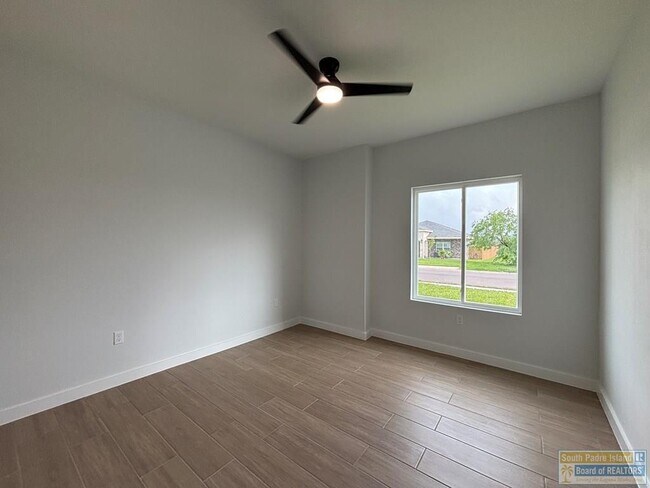 Building Photo - 3002 Eliseo Villarreal Ave