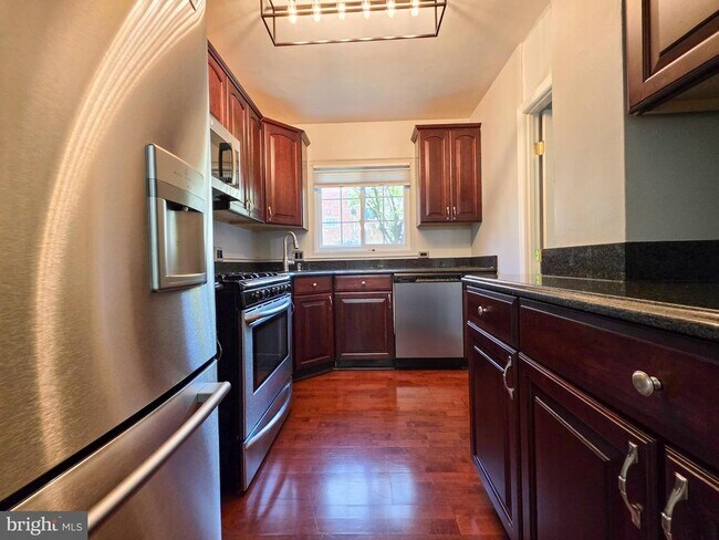 Building Photo - 3710 Gunston Rd