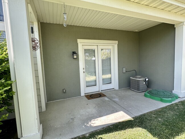 Building Photo - 1748 Winford Dr