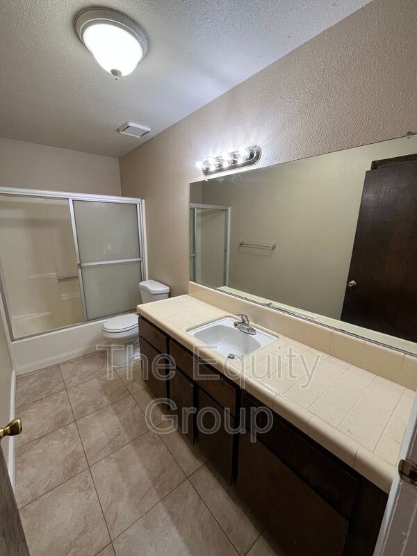 Building Photo - 826 N Williford Dr