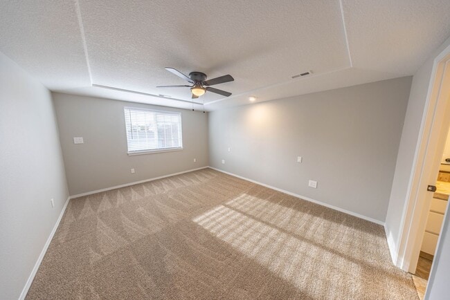 Building Photo - 5 bedroom home in Orchards - RV Parking - Central Air